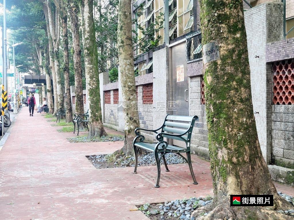 青潭國小美景電梯三房房屋室內格局與周邊環境
