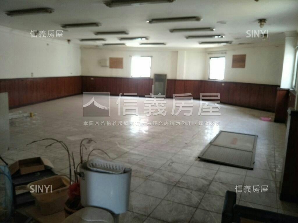 逢甲臨路角間透天店面房屋室內格局與周邊環境
