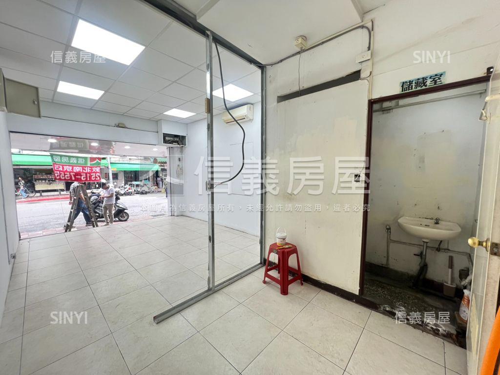 正新東街邊間絕世好店房屋室內格局與周邊環境