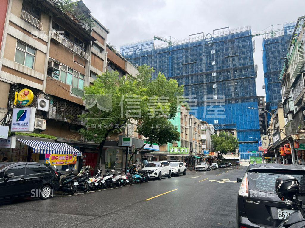正新東街邊間絕世好店房屋室內格局與周邊環境
