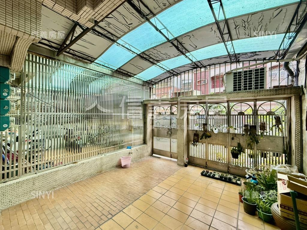 陽明商圈鬧中取靜正路透天房屋室內格局與周邊環境