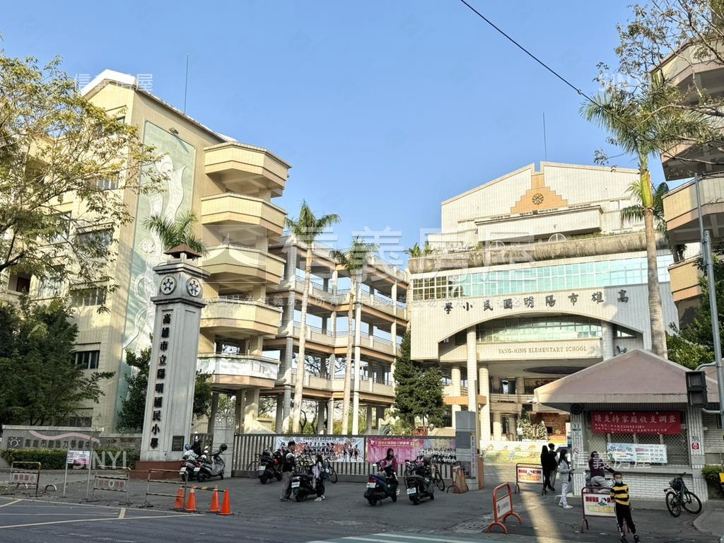 陽明商圈鬧中取靜正路透天房屋室內格局與周邊環境