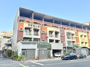 陽明商圈鬧中取靜正路透天