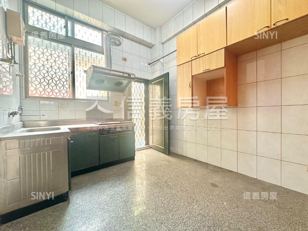 崇明十七街優質店住房屋室內格局與周邊環境