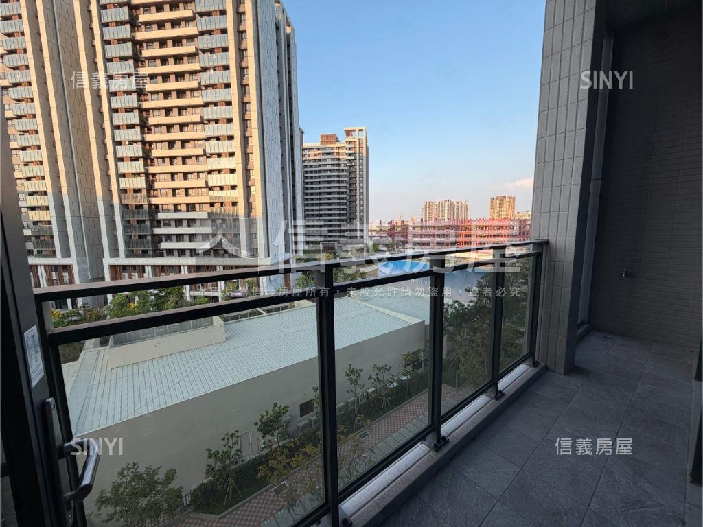 登陽ＩＣＣ商辦雙平車房屋室內格局與周邊環境