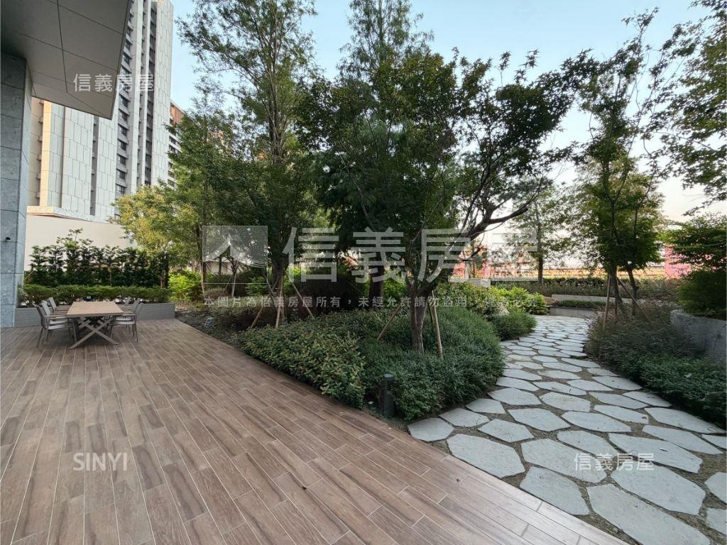 登陽ＩＣＣ商辦雙平車位房屋室內格局與周邊環境