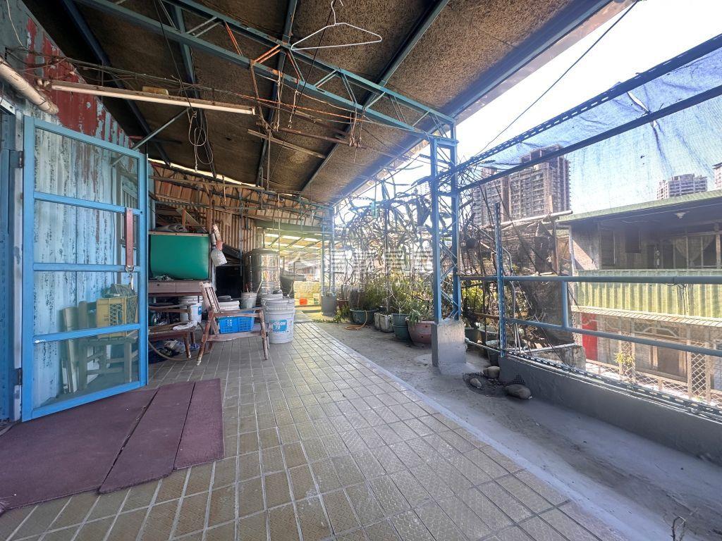 國光新村大空間頂加房屋室內格局與周邊環境