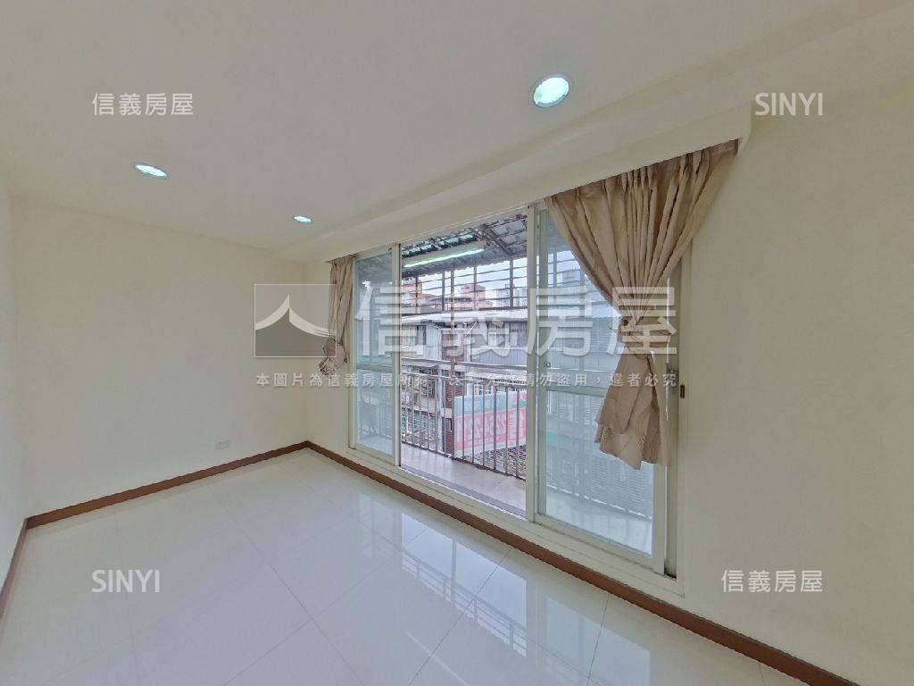 延吉街明亮頂加。美裝潢房屋室內格局與周邊環境