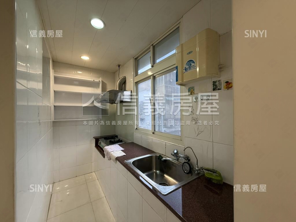 延吉街明亮頂加。美裝潢房屋室內格局與周邊環境