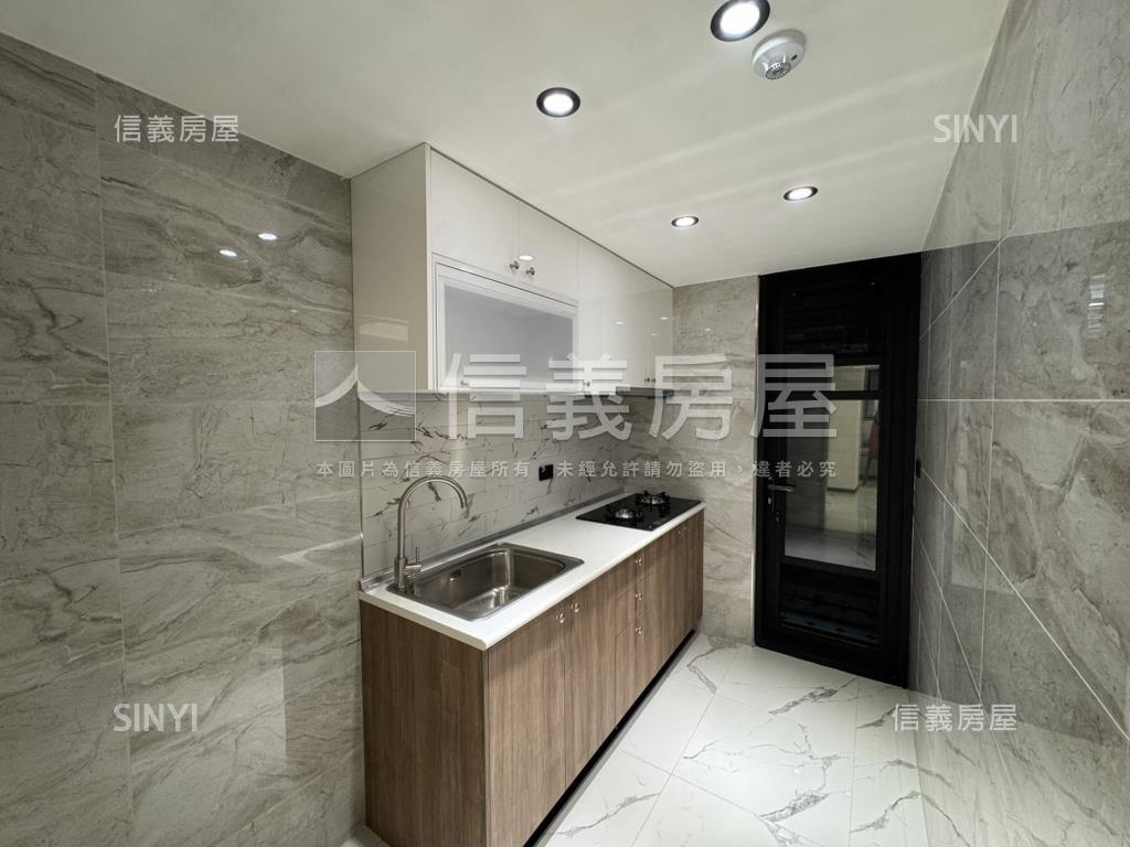 民安華廈精美三房附車位房屋室內格局與周邊環境