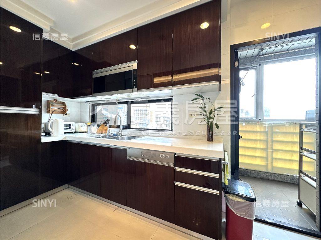 稀有釋出藝術台北高樓１房屋室內格局與周邊環境