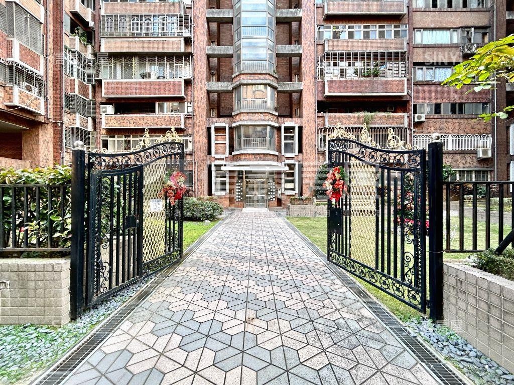 仁愛新城★高樓美邸附車位房屋室內格局與周邊環境