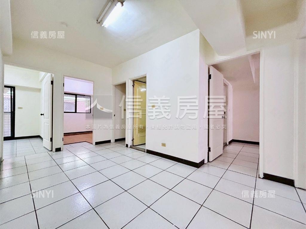 文心凱旋一期四房房屋室內格局與周邊環境