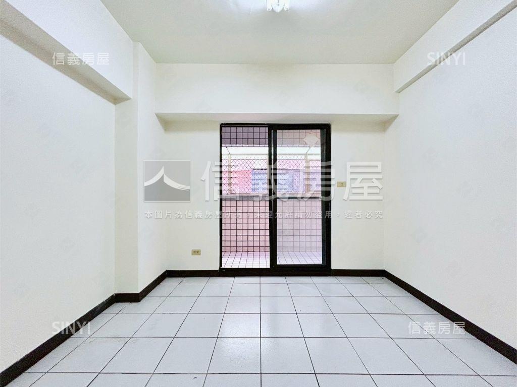 文心凱旋一期四房房屋室內格局與周邊環境