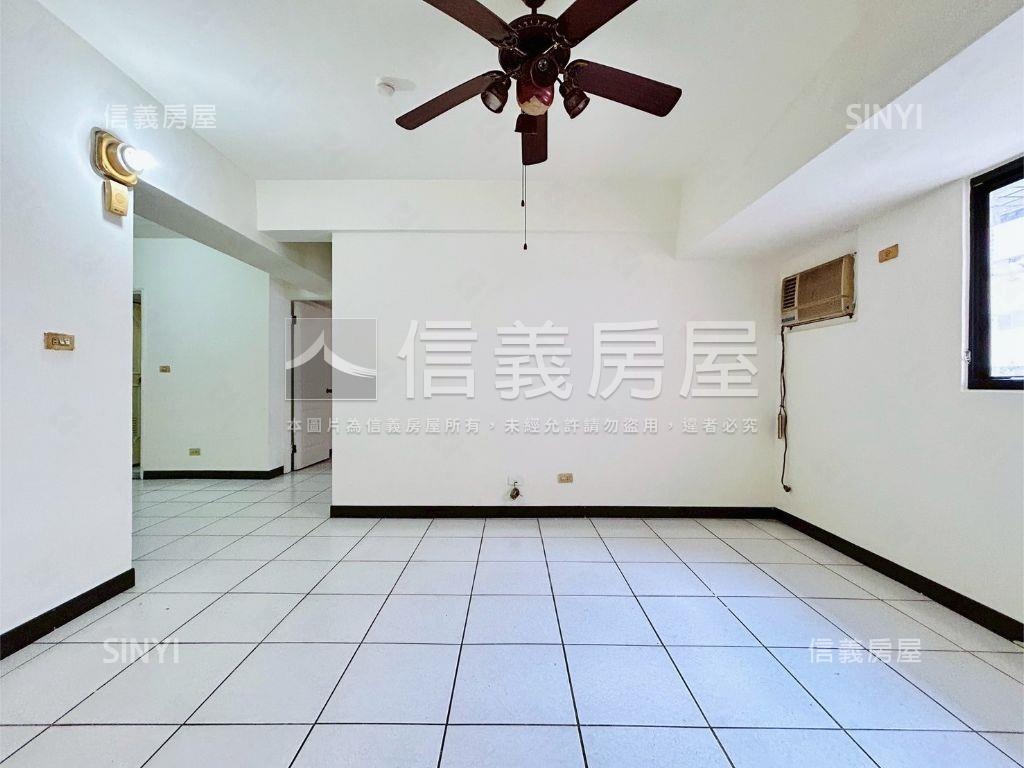 文心凱旋一期四房房屋室內格局與周邊環境