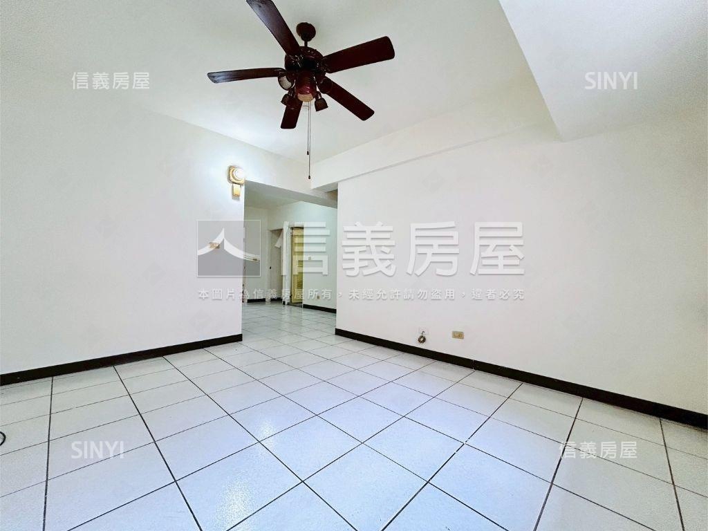 文心凱旋一期四房房屋室內格局與周邊環境