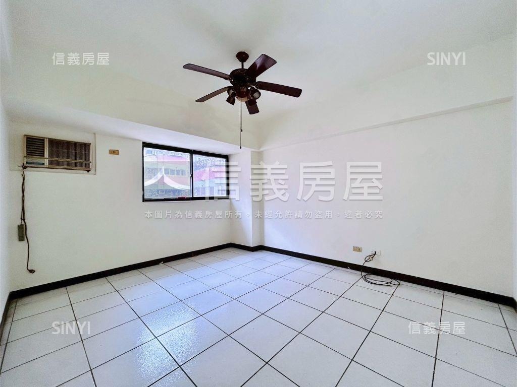 文心凱旋一期四房房屋室內格局與周邊環境