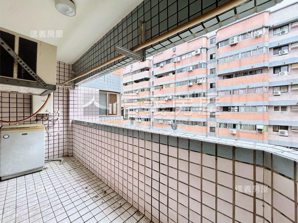 文心凱旋一期四房房屋室內格局與周邊環境