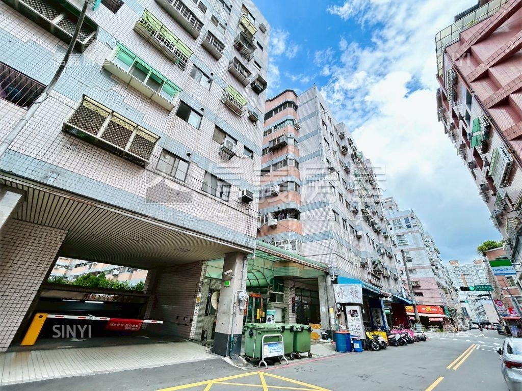 文心凱旋一期四房房屋室內格局與周邊環境