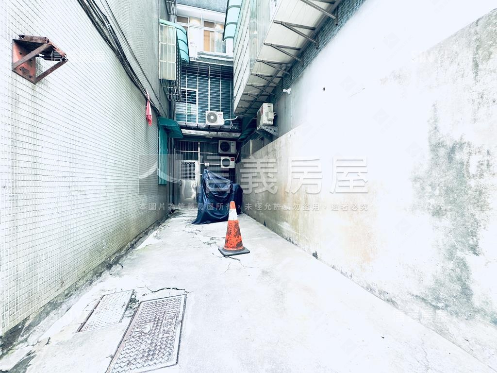 學區明亮二樓美宅房屋室內格局與周邊環境