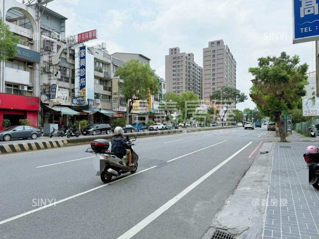 頭家厝顯眼大面寬角間透店房屋室內格局與周邊環境