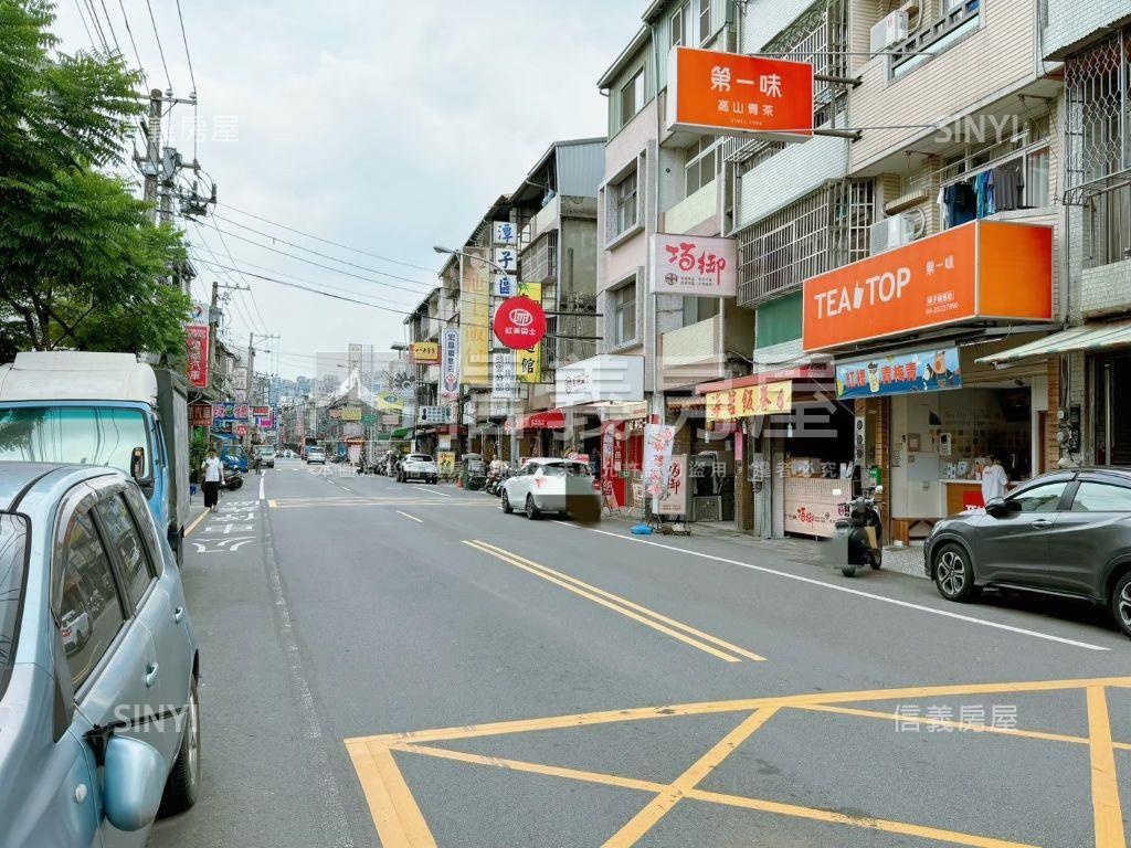 頭家厝顯眼大面寬角間透店房屋室內格局與周邊環境