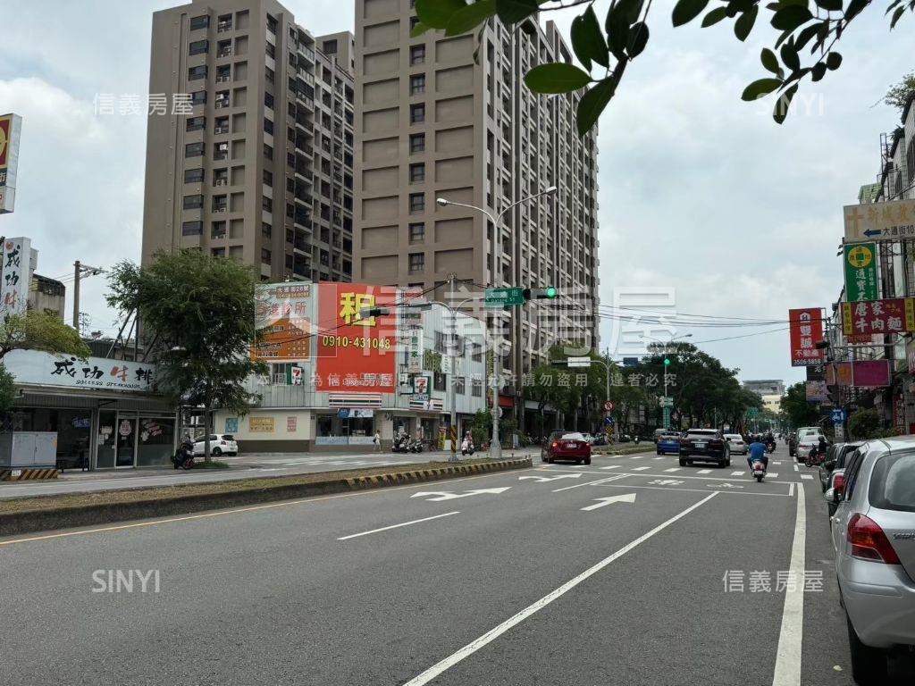 頭家厝顯眼大面寬角間透店房屋室內格局與周邊環境