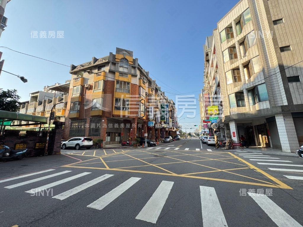 頭家厝顯眼大面寬角間透店房屋室內格局與周邊環境