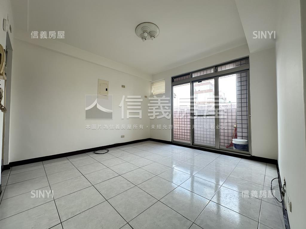 邊間高樓採光新貴２＋１房房屋室內格局與周邊環境