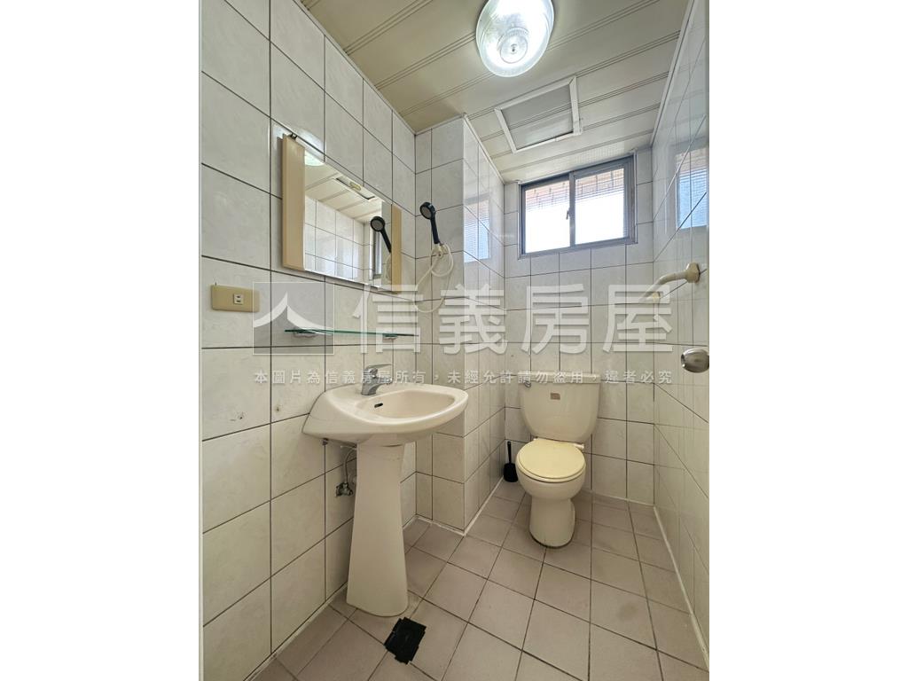 邊間高樓採光新貴２＋１房房屋室內格局與周邊環境