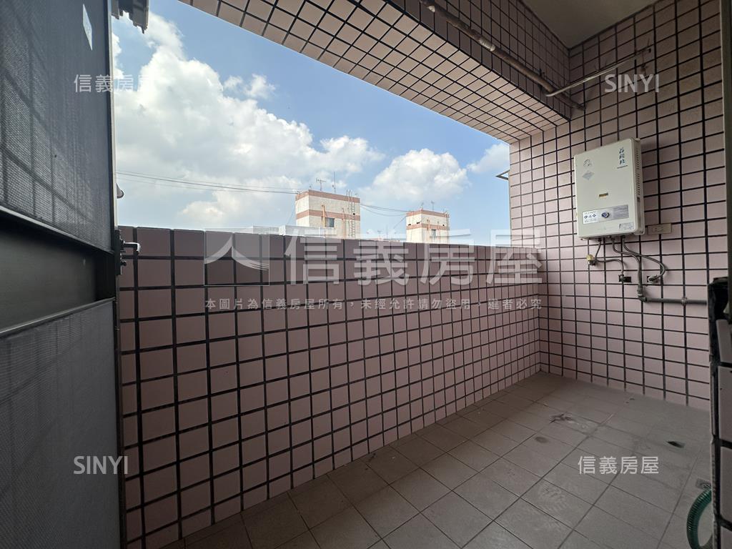 邊間高樓採光新貴２＋１房房屋室內格局與周邊環境