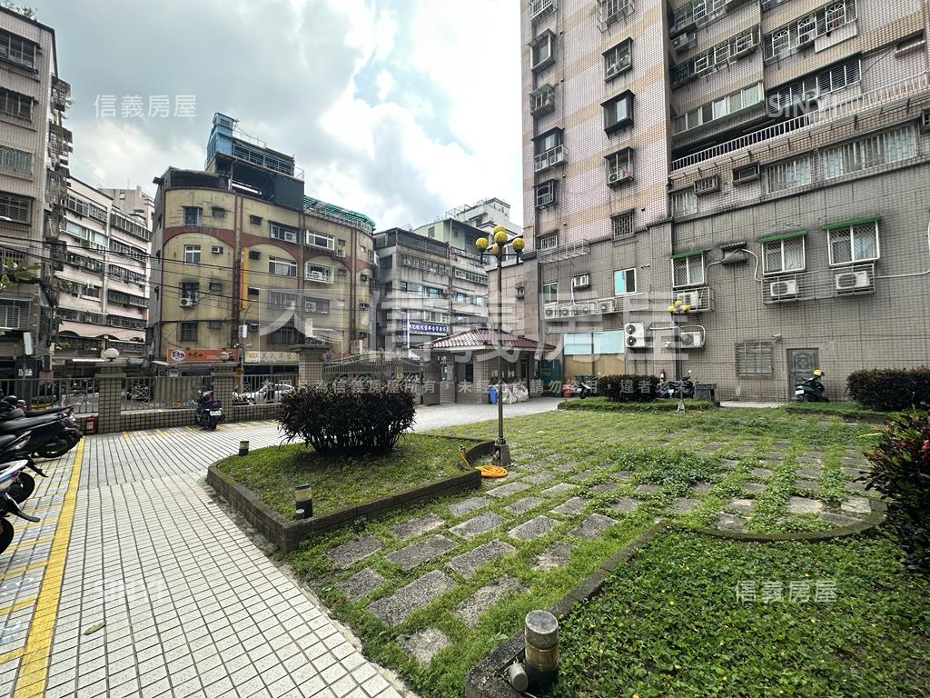 邊間高樓採光新貴２＋１房房屋室內格局與周邊環境