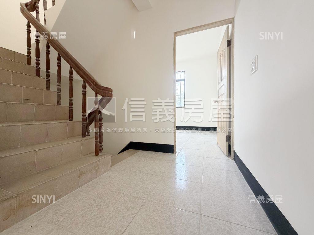 一見傾心純白簡約美宅房屋室內格局與周邊環境