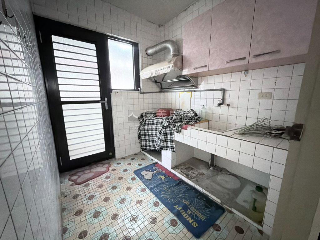 華美公寓房屋室內格局與周邊環境