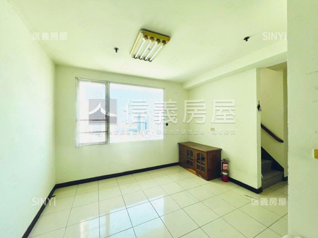 伊吉棒稀有樓中樓美宅房屋室內格局與周邊環境