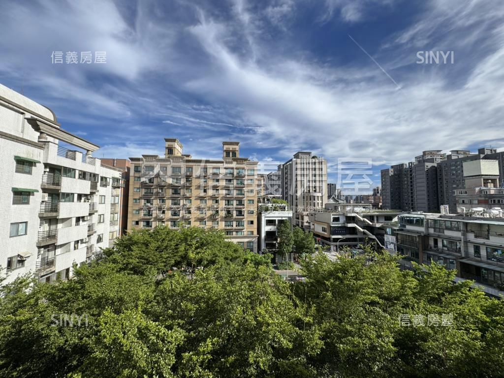 公園景觀大三房房屋室內格局與周邊環境