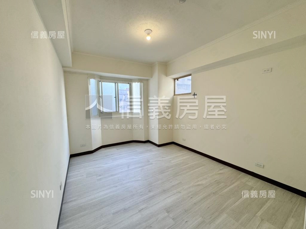 公園景觀大三房房屋室內格局與周邊環境