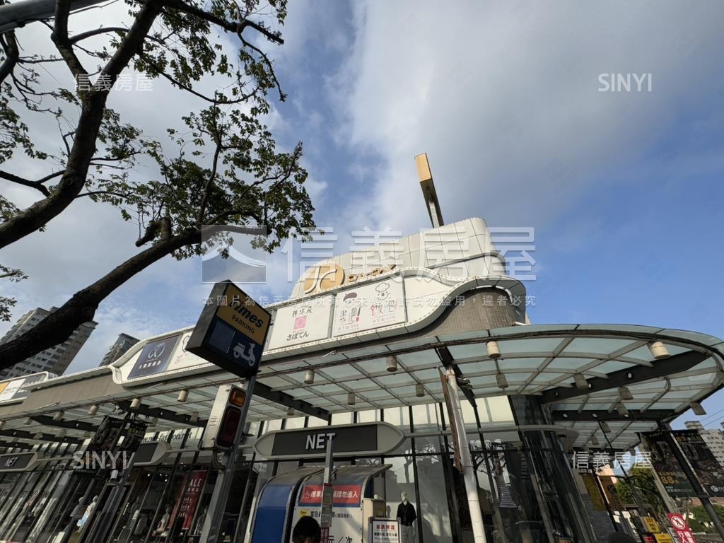 公園景觀大三房房屋室內格局與周邊環境