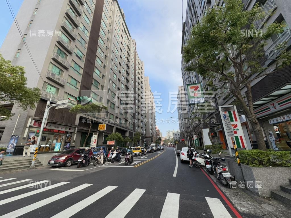 公園景觀大三房房屋室內格局與周邊環境