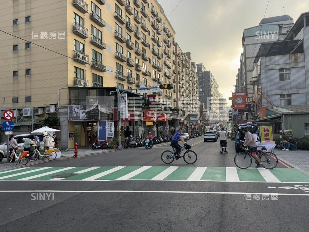 公園景觀大三房房屋室內格局與周邊環境