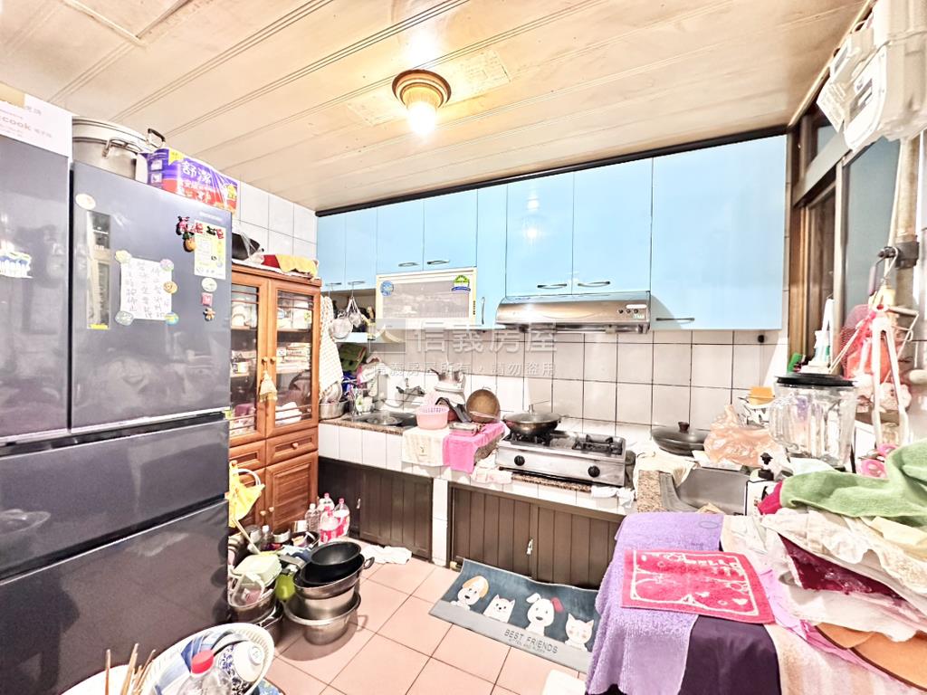 近未來萬大免爬高二樓房屋室內格局與周邊環境