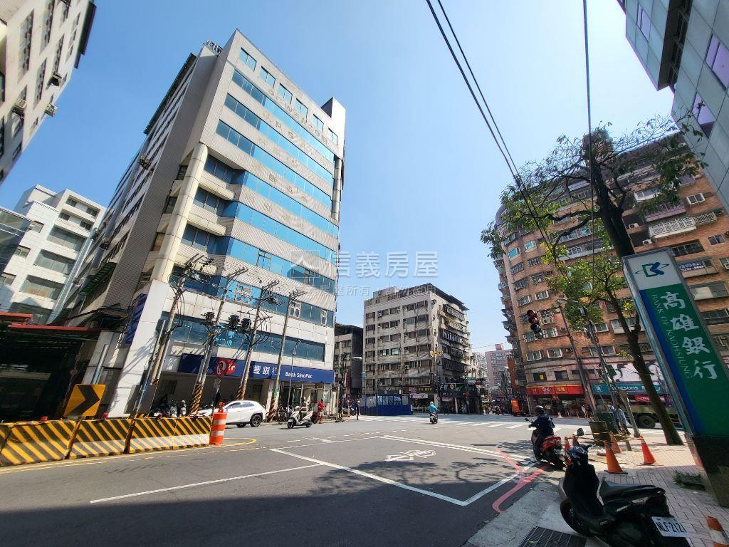 近未來萬大免爬高二樓房屋室內格局與周邊環境