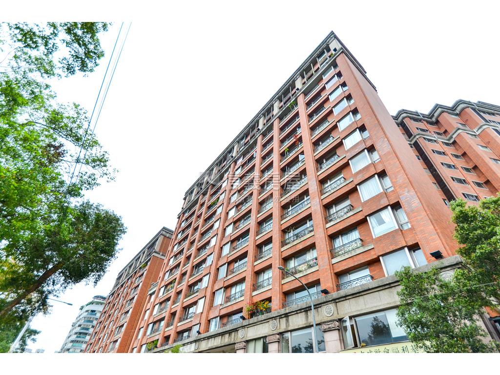 法國臻品三房車位稀有釋出房屋室內格局與周邊環境