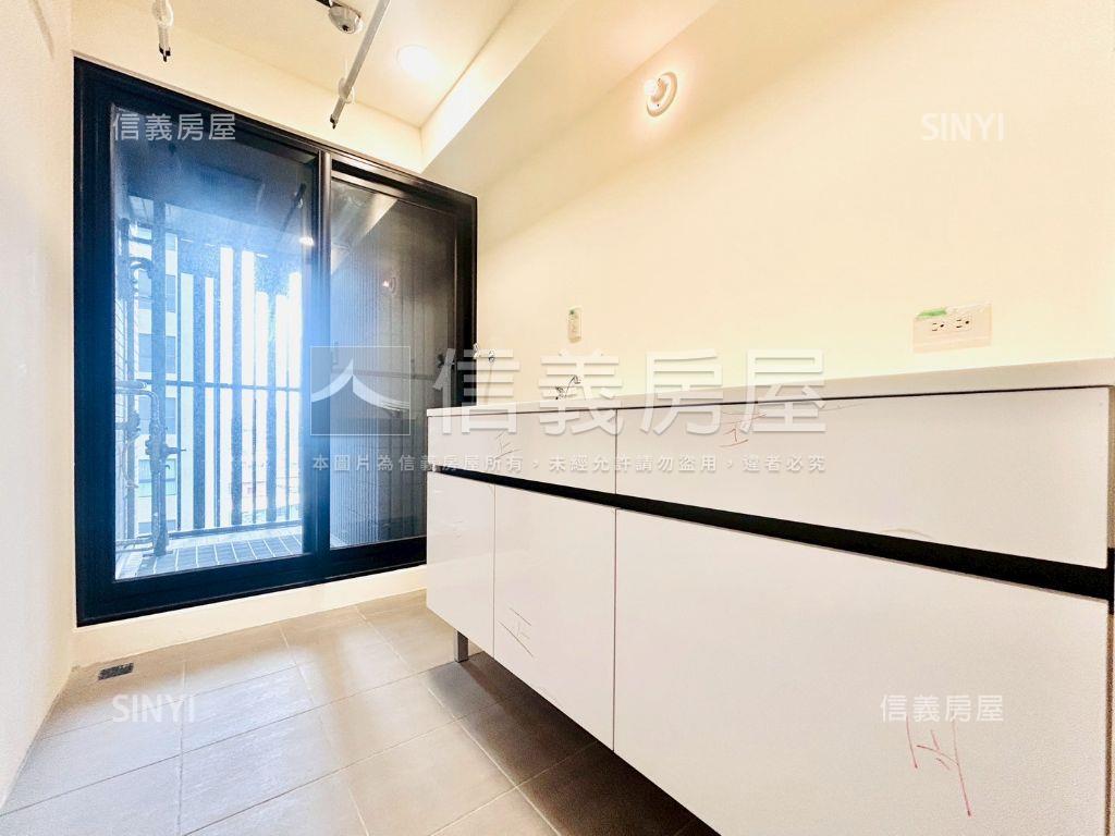 鉅虹映一彎綠面公園大平車房屋室內格局與周邊環境