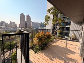 鉅虹映一彎綠面公園大平車