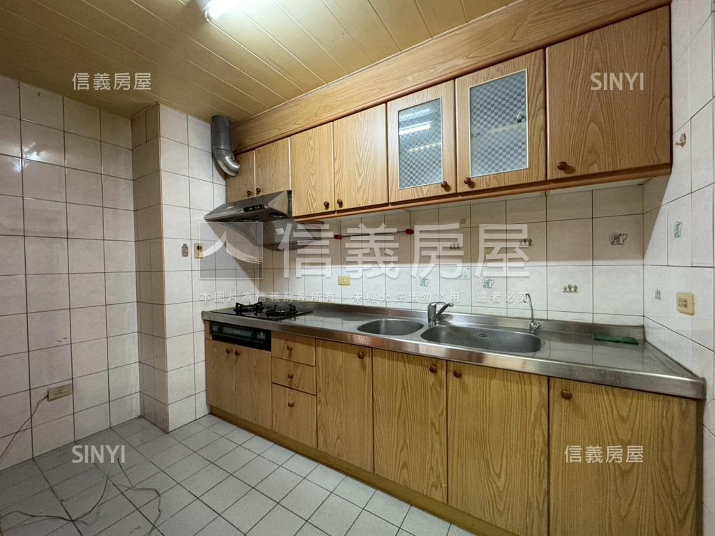 安平４房１室平車房屋室內格局與周邊環境