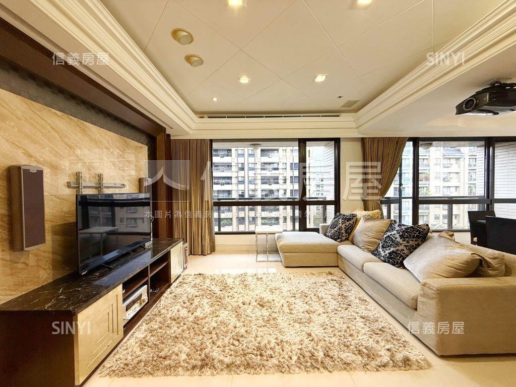 士林電梯三房－坡平車位房屋室內格局與周邊環境