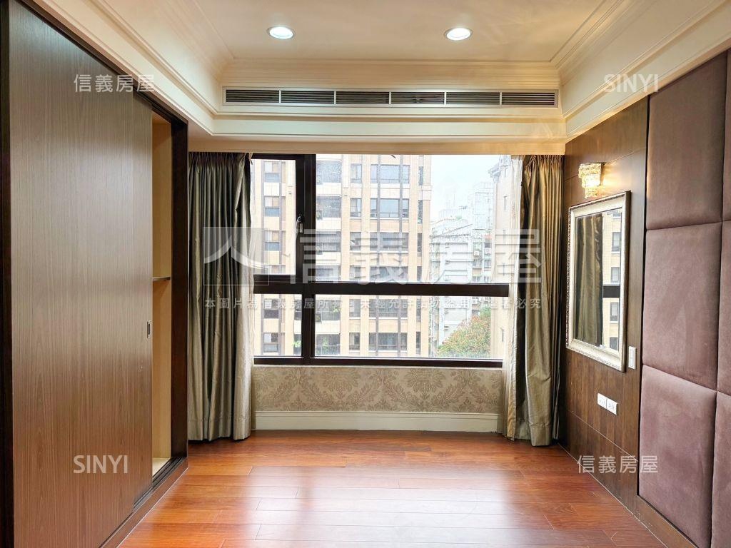 士林電梯三房－坡平車位房屋室內格局與周邊環境