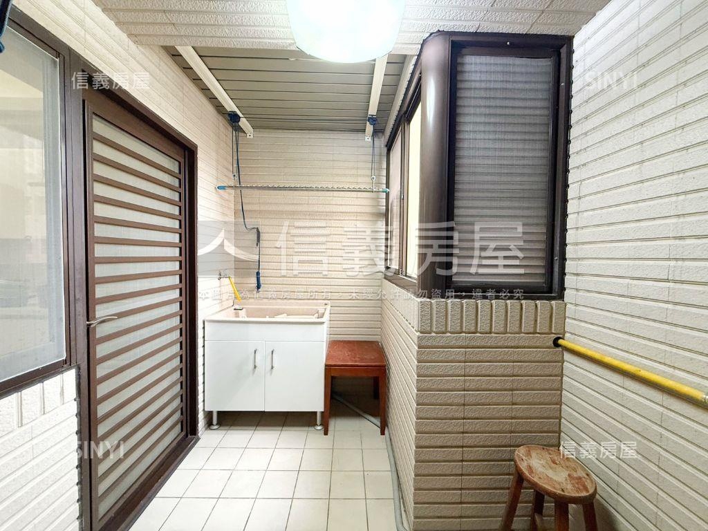 士林電梯三房－坡平車位房屋室內格局與周邊環境