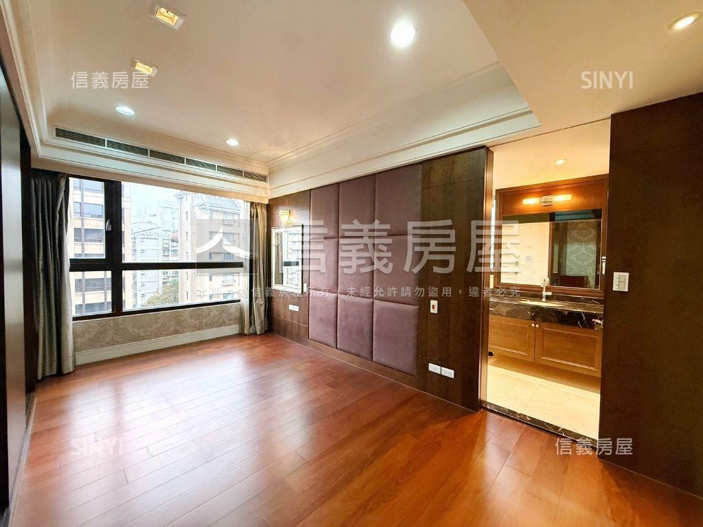 士林電梯三房－坡平車位房屋室內格局與周邊環境